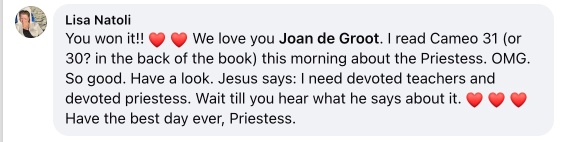 Lisa gratuliert Joan, sie hat die CE Edition gewonnen